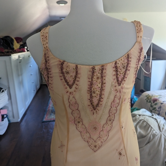 Glorious beaded dress - Picture 3 of 4